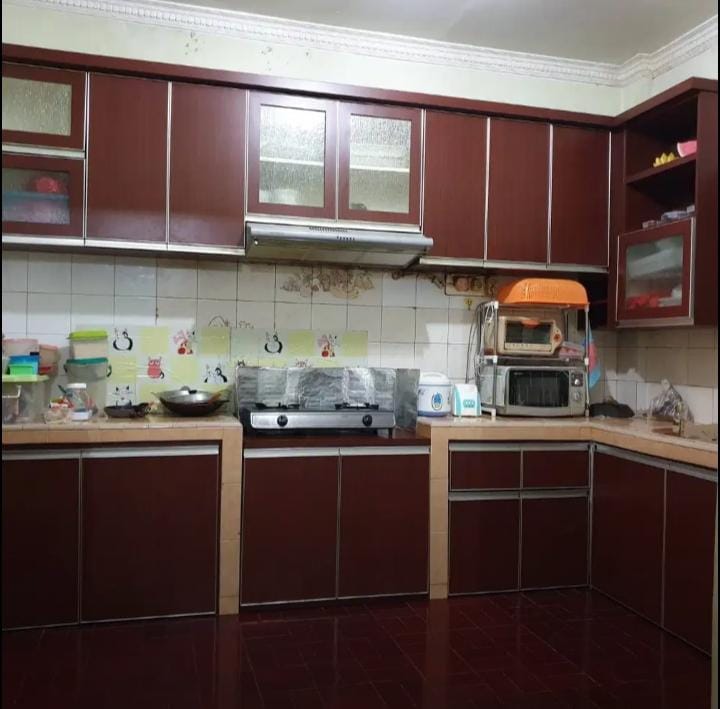 Dijual rumah strategis dekat LRT di Cikunir, Jakasampurna Bekasi