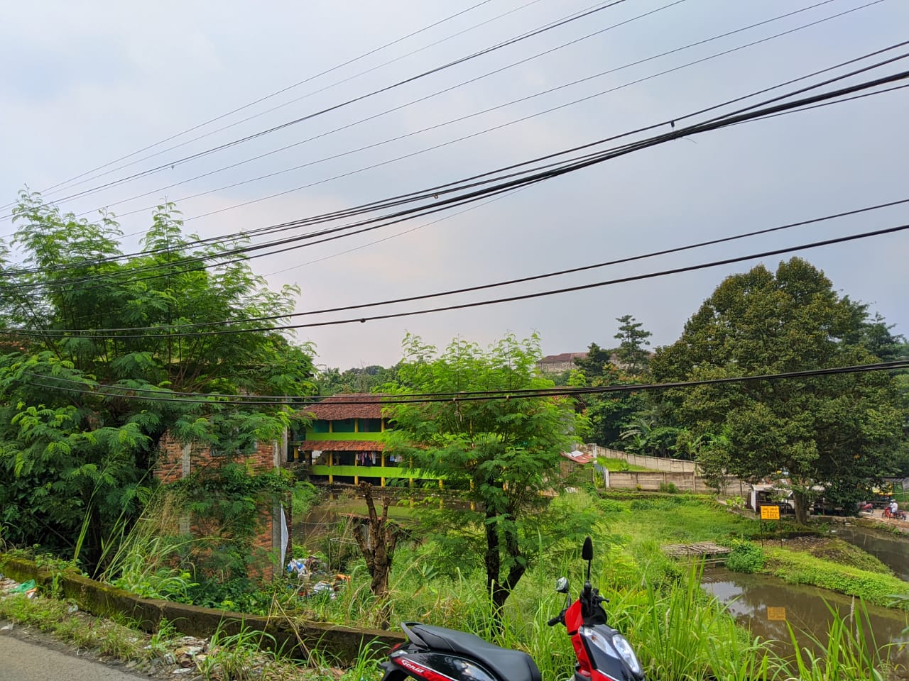 Dijual cepat Tanah dan Empang kawasan Cihideung Hilir