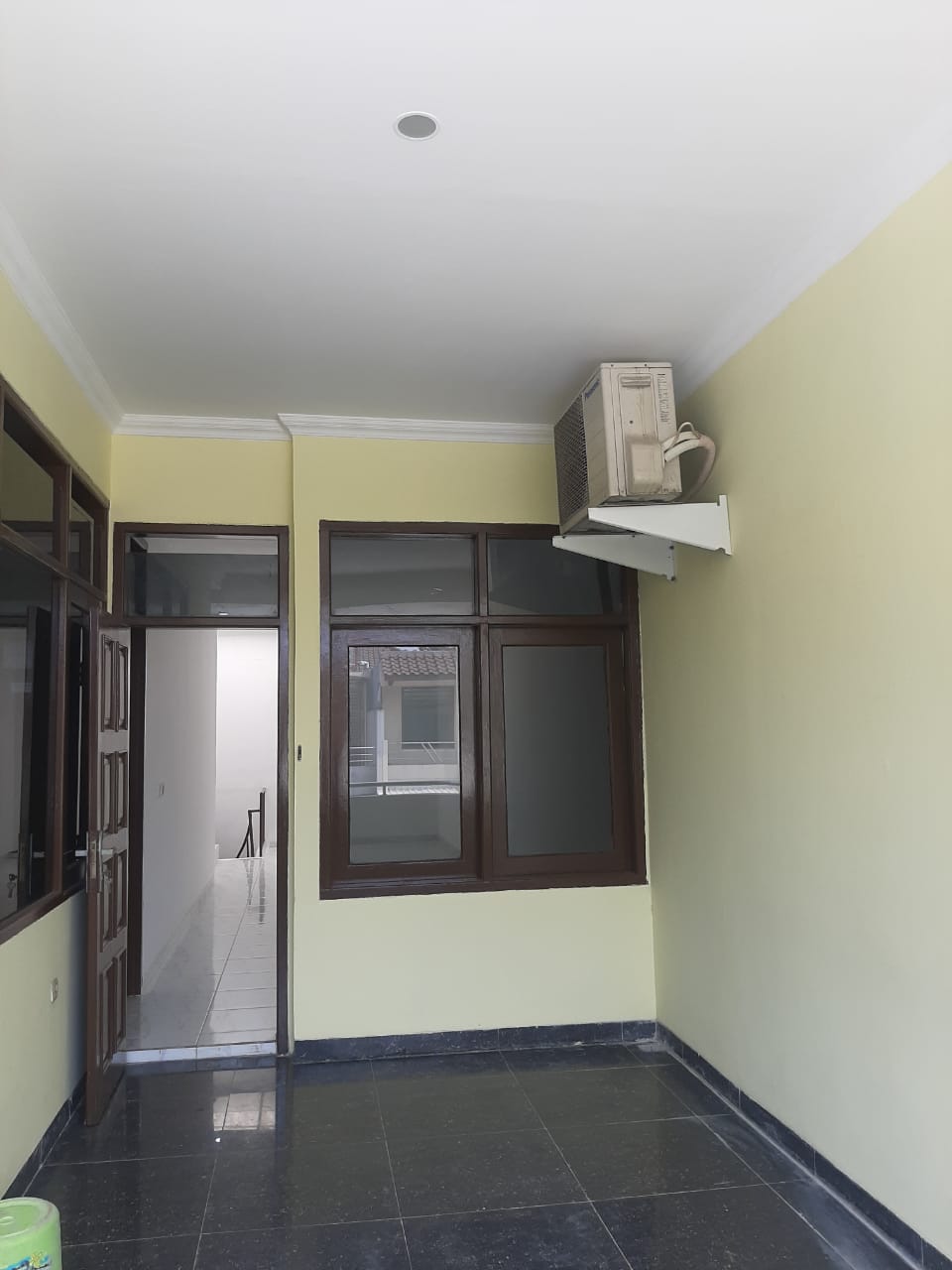 Dijual rumah komplek siap huni di Modernland, Kelapa indah