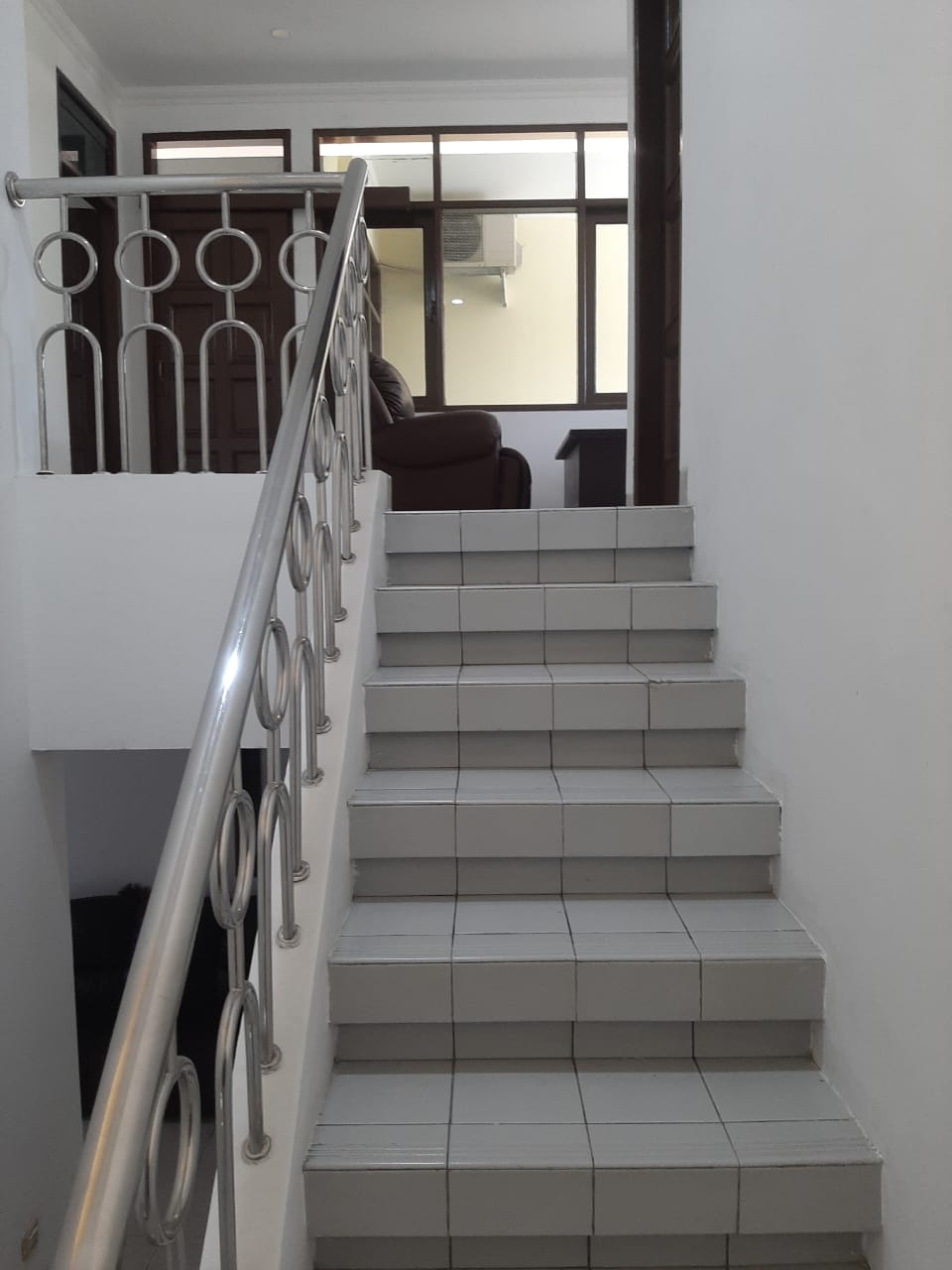 Dijual rumah komplek siap huni di Modernland, Kelapa indah