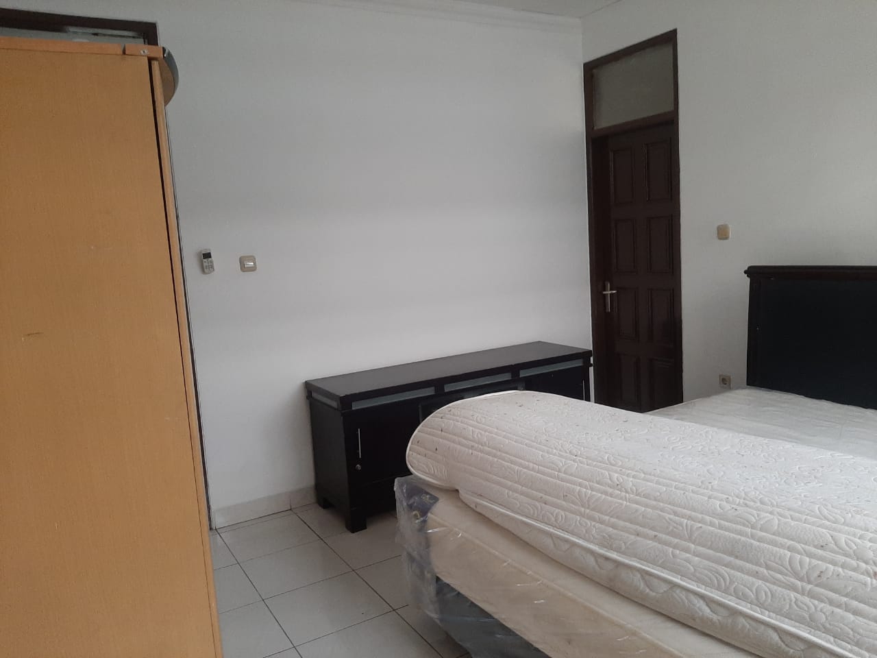 Dijual rumah komplek siap huni di Modernland, Kelapa indah