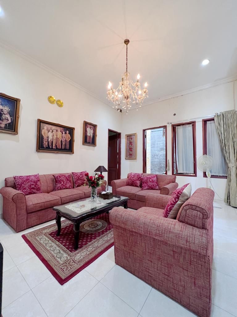 Dijual rumah komplek cantik di Cireundeu, Ciputat Timur