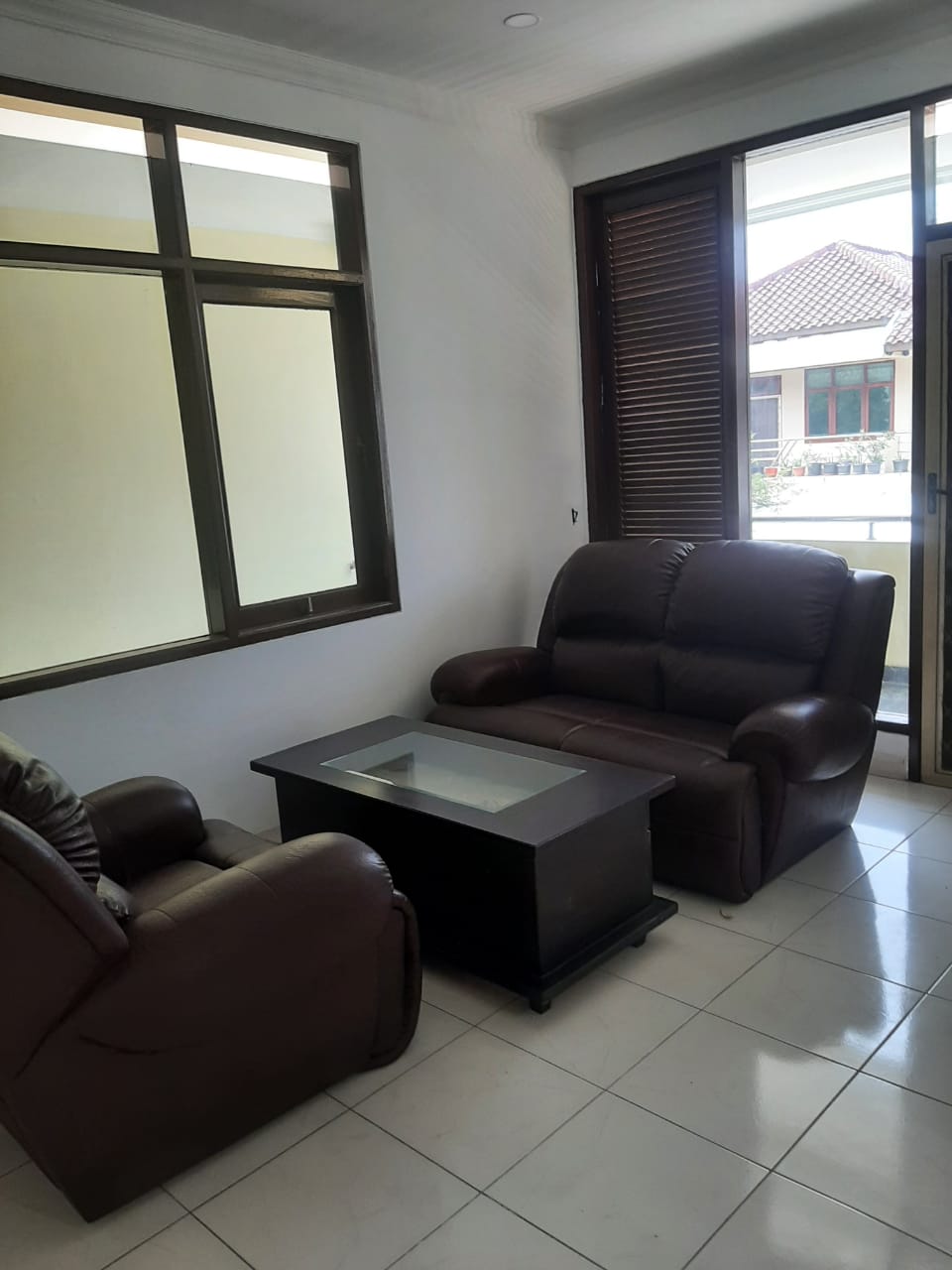 Dijual rumah komplek siap huni di Modernland, Kelapa indah