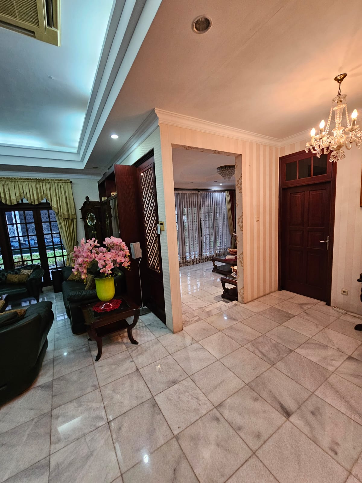 Dijual rumah cantik di Rempoa, Ciputat Timur, Tangerang Selatan