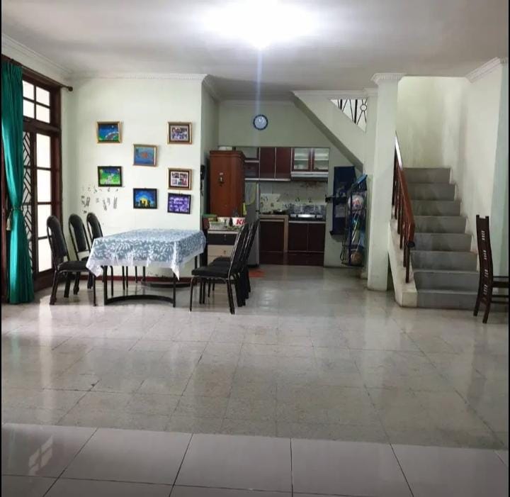 Dijual rumah strategis dekat LRT di Cikunir, Jakasampurna Bekasi