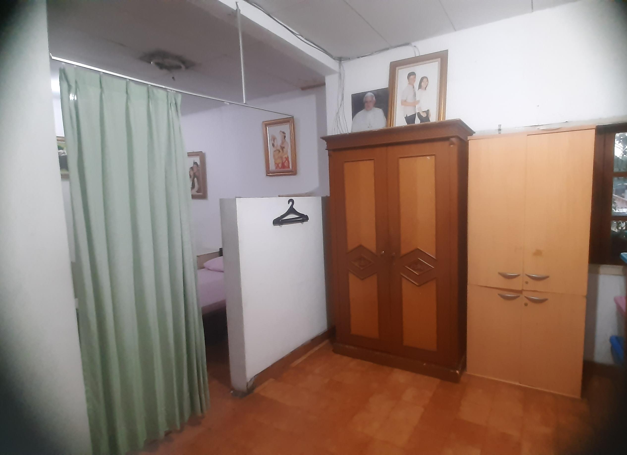 Dijual rumah dan ruang usaha di Durensawit, Jakarta Timur