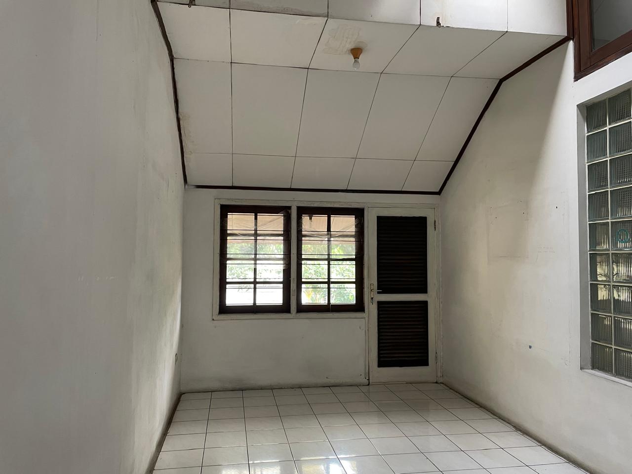 Dijual rumah komplek Srategis di Bintaro Sektor 1