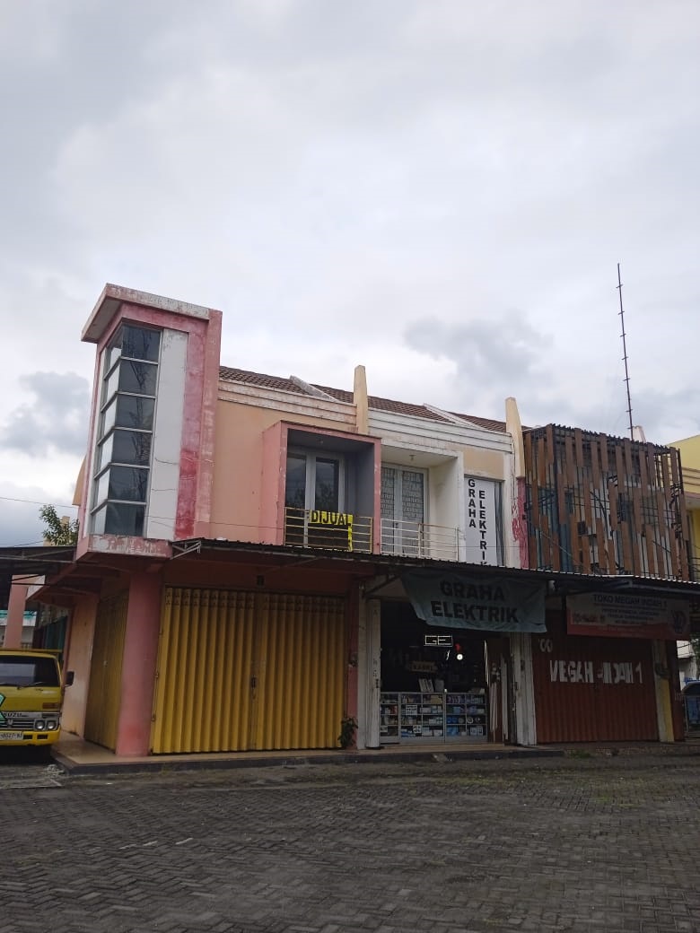 ruko dijual raya kepatihan paragon plaza gresik