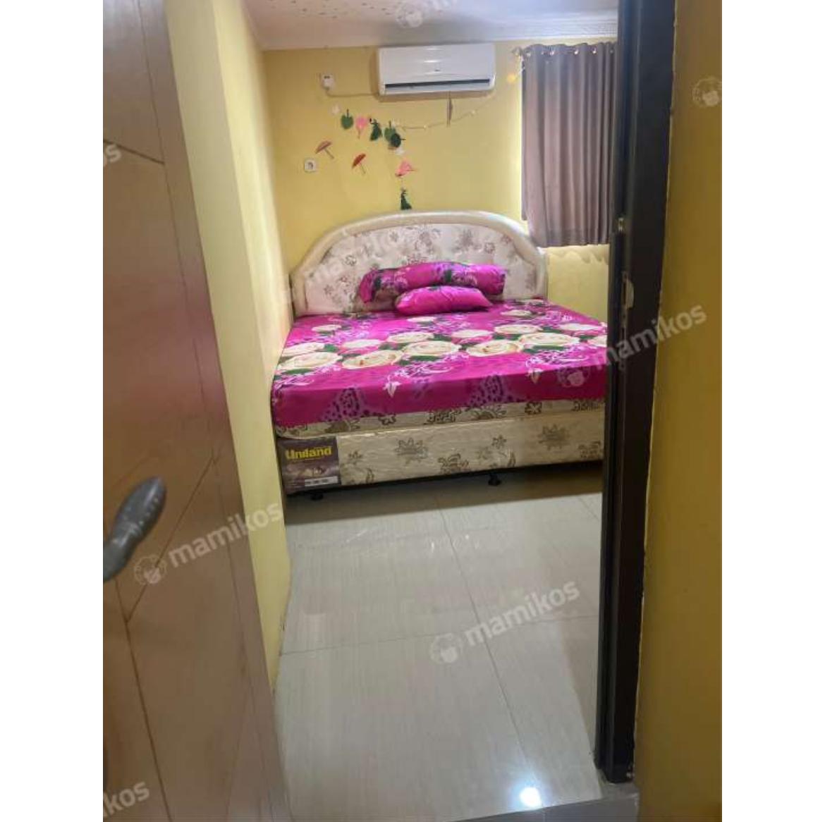 Dijual rumah kost dan kios aktif di Jati Padang, Pasar Minggu