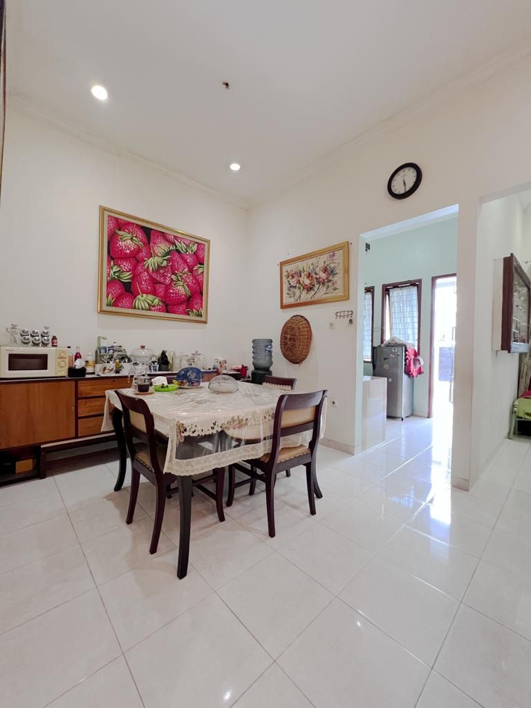 Dijual rumah komplek cantik di Cireundeu, Ciputat Timur