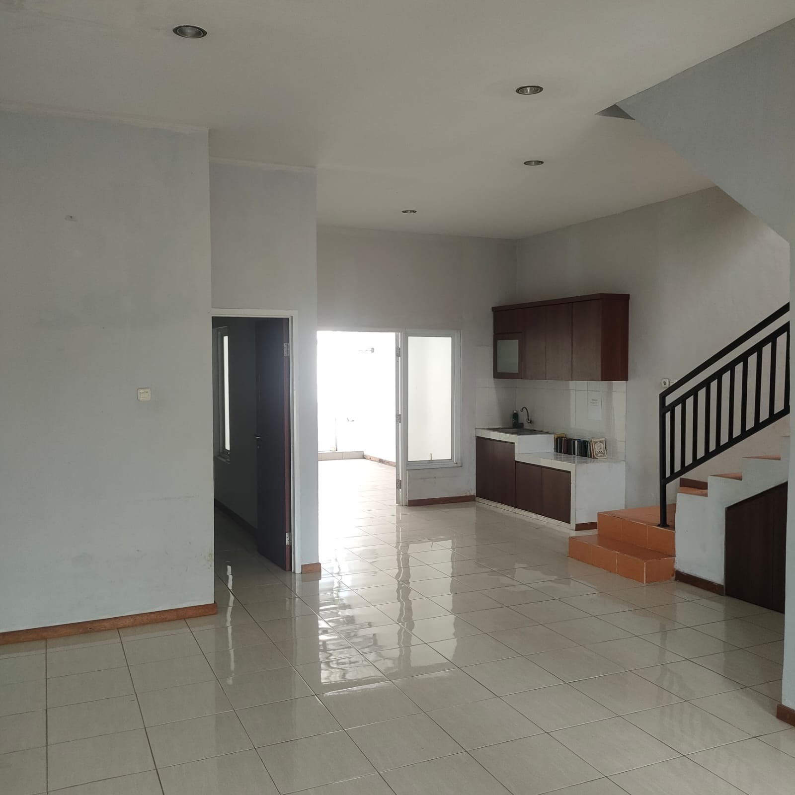 Dijual rumah cluster 3 unit di Ciputat Timur, Cempaka Putih