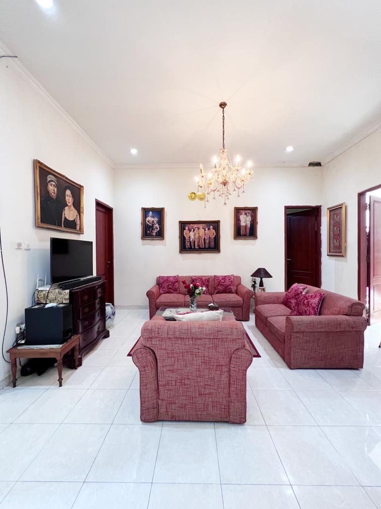 Dijual rumah komplek cantik di Cireundeu, Ciputat Timur