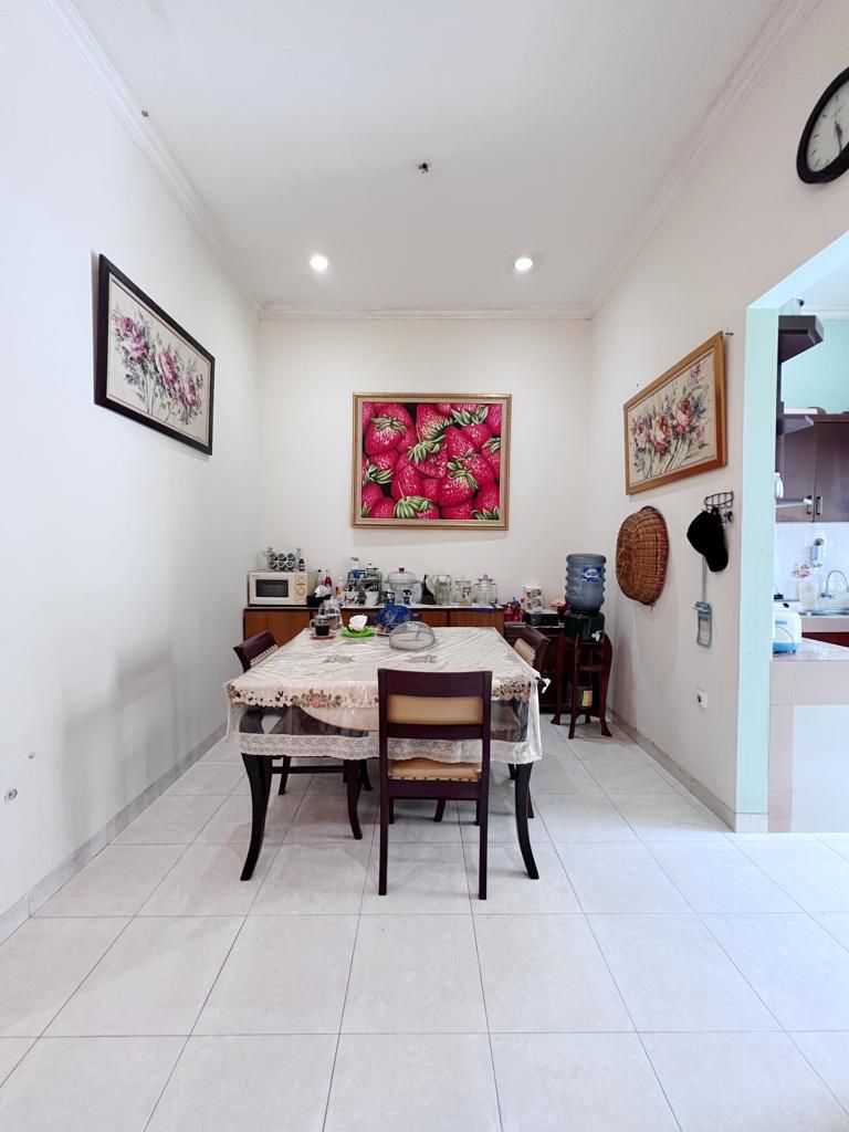 Dijual rumah komplek cantik di Cireundeu, Ciputat Timur