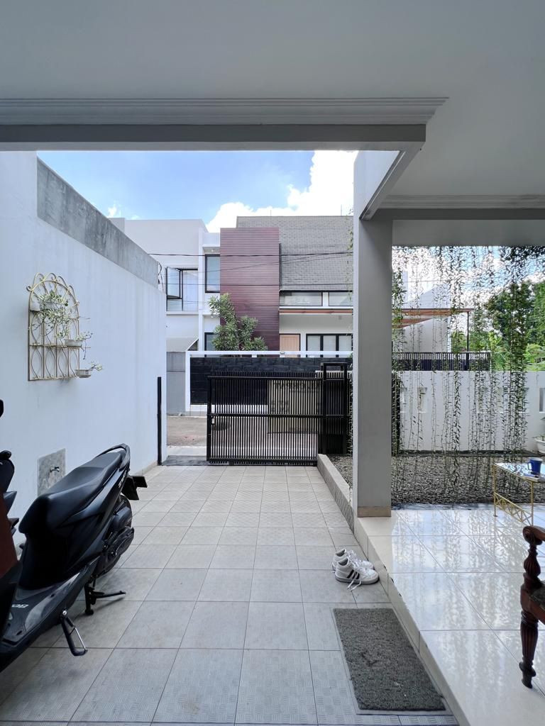 Dijual rumah komplek cantik di Cireundeu, Ciputat Timur