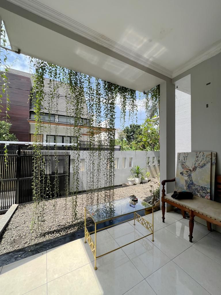 Dijual rumah komplek cantik di Cireundeu, Ciputat Timur