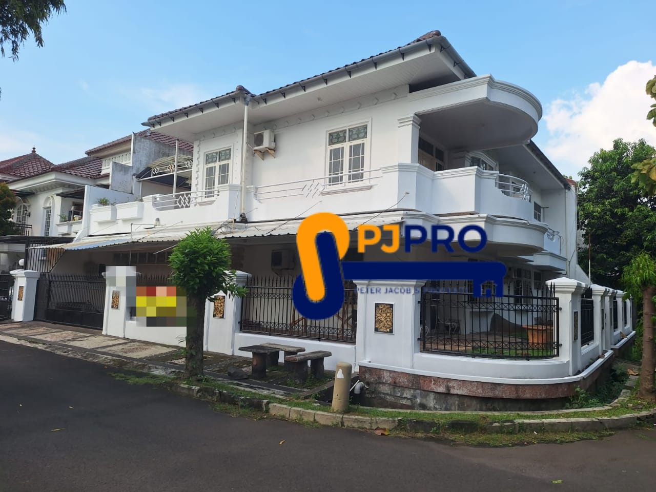 Disewa Rumah Bagus Besar Posisi Hook di Tanjung Barat