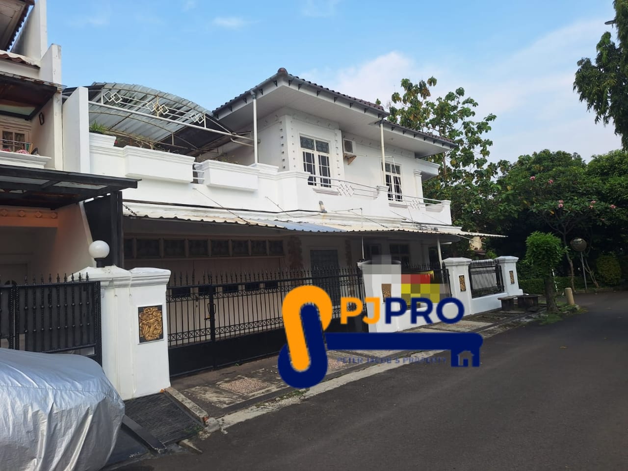 Disewa Rumah Bagus Besar Posisi Hook di Tanjung Barat