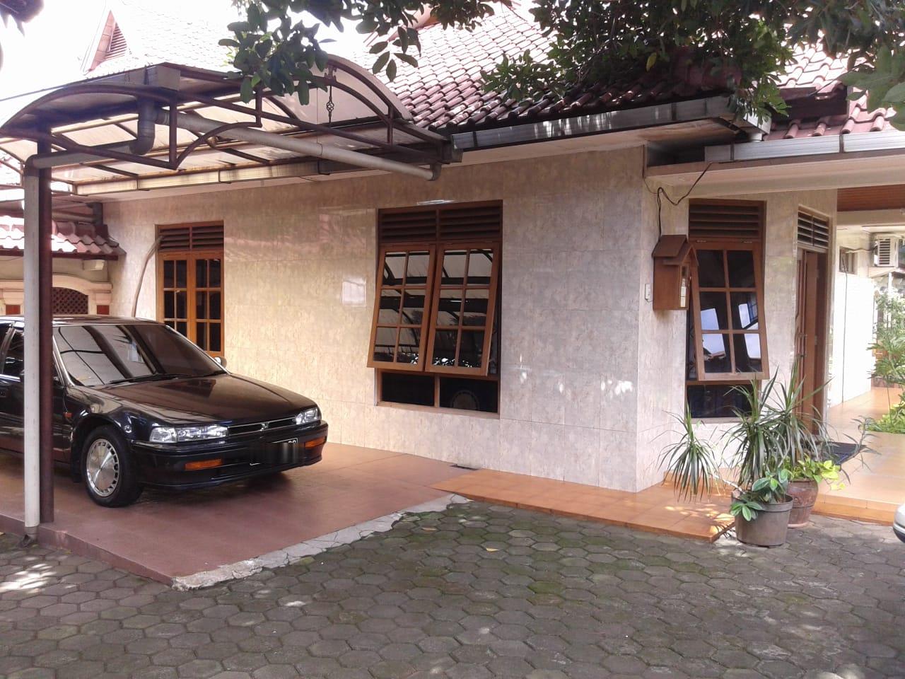Dijual rumah luas di Utan Kayu Utara, Matraman, Jakarta Timur