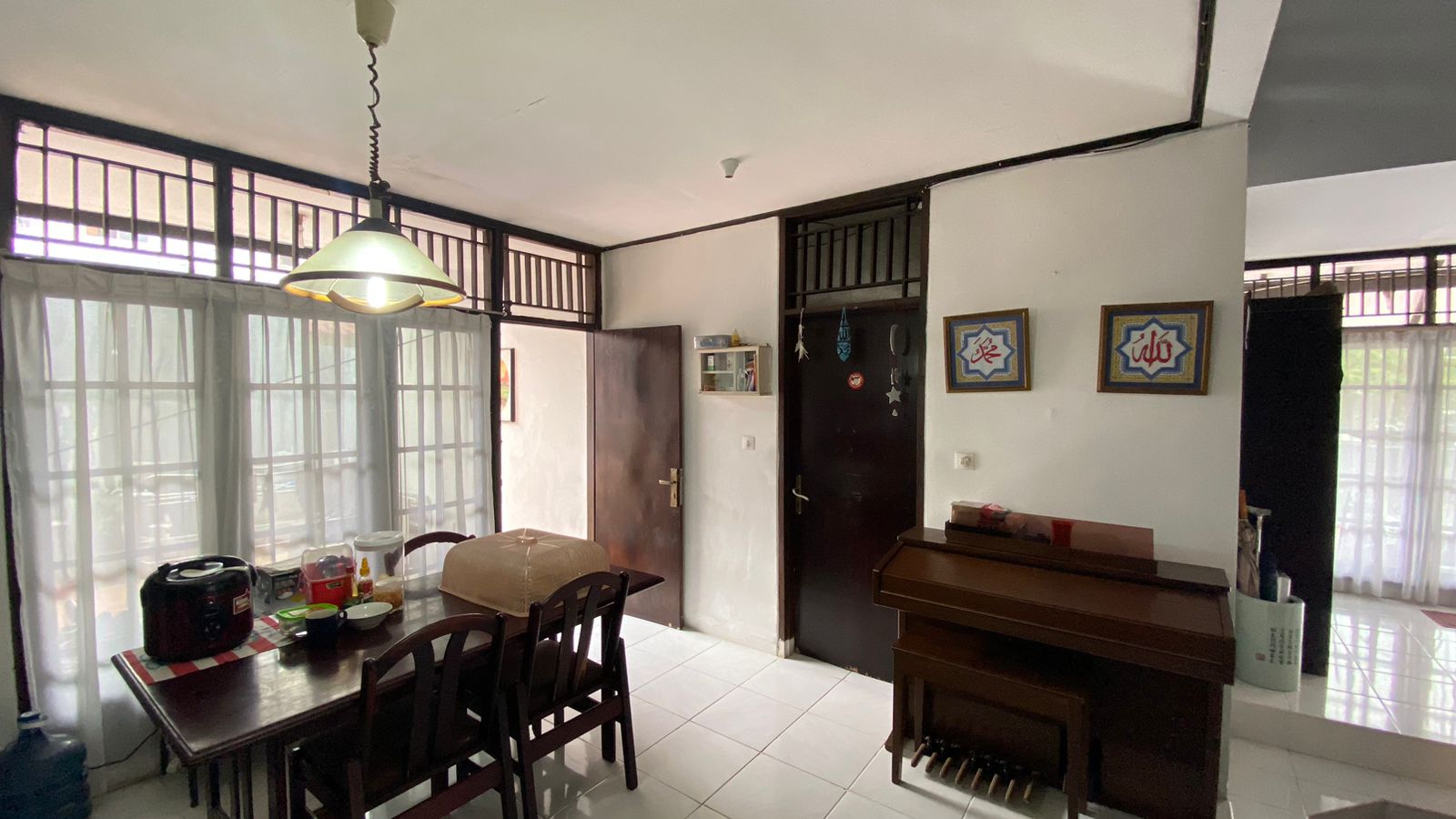 Dijual rumah di komplek mewah di area Cinere Raya,Cinere, Depok