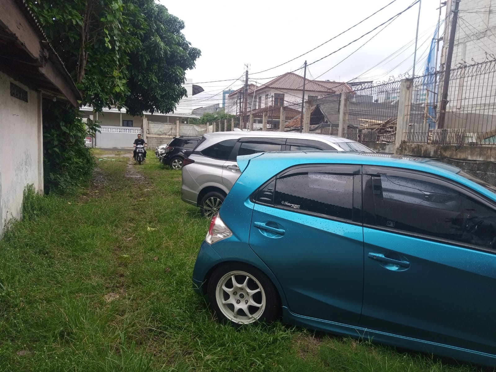 Dijual rumah luas di Utan Kayu Utara, Matraman, Jakarta Timur