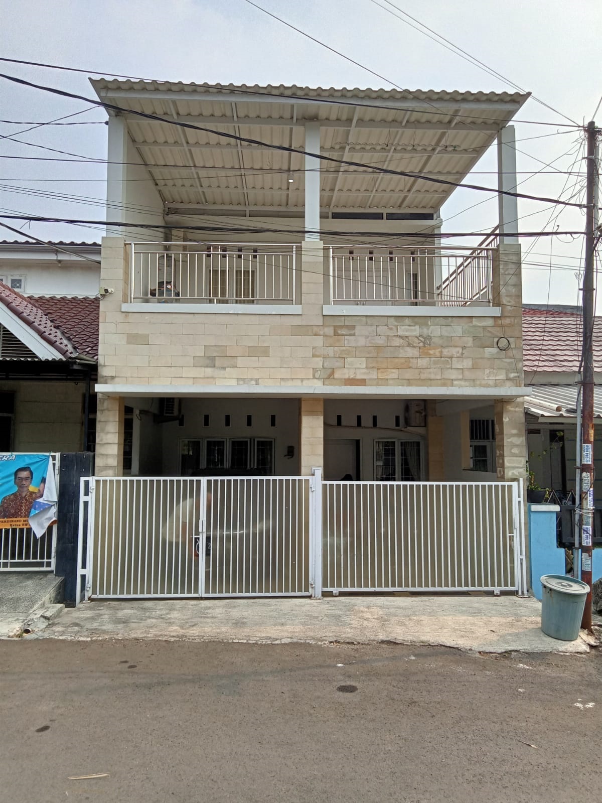 Dijual rumah tusuk sate cantik di Perumahan Permata Pamulang