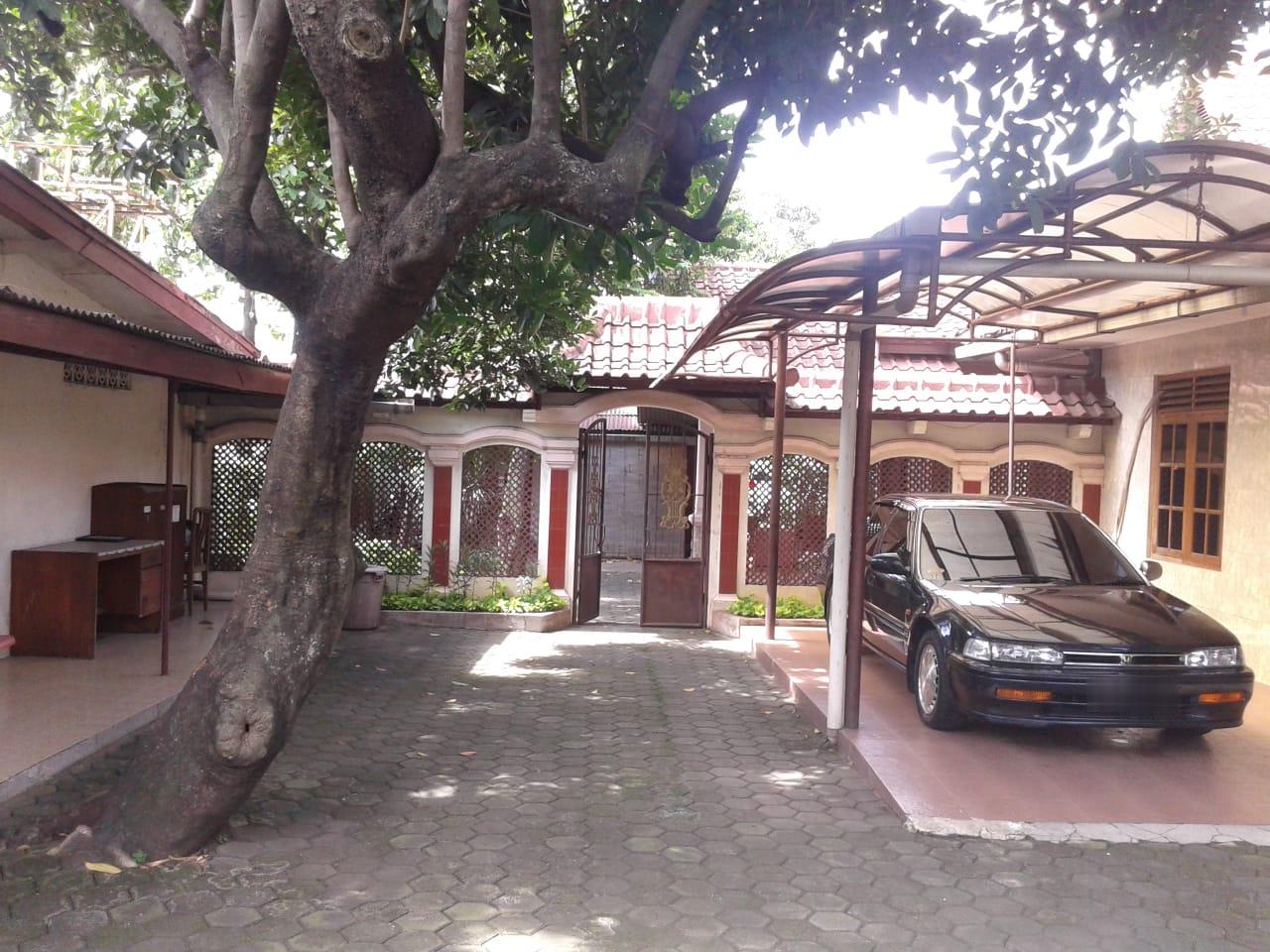 Dijual rumah luas di Utan Kayu Utara, Matraman, Jakarta Timur