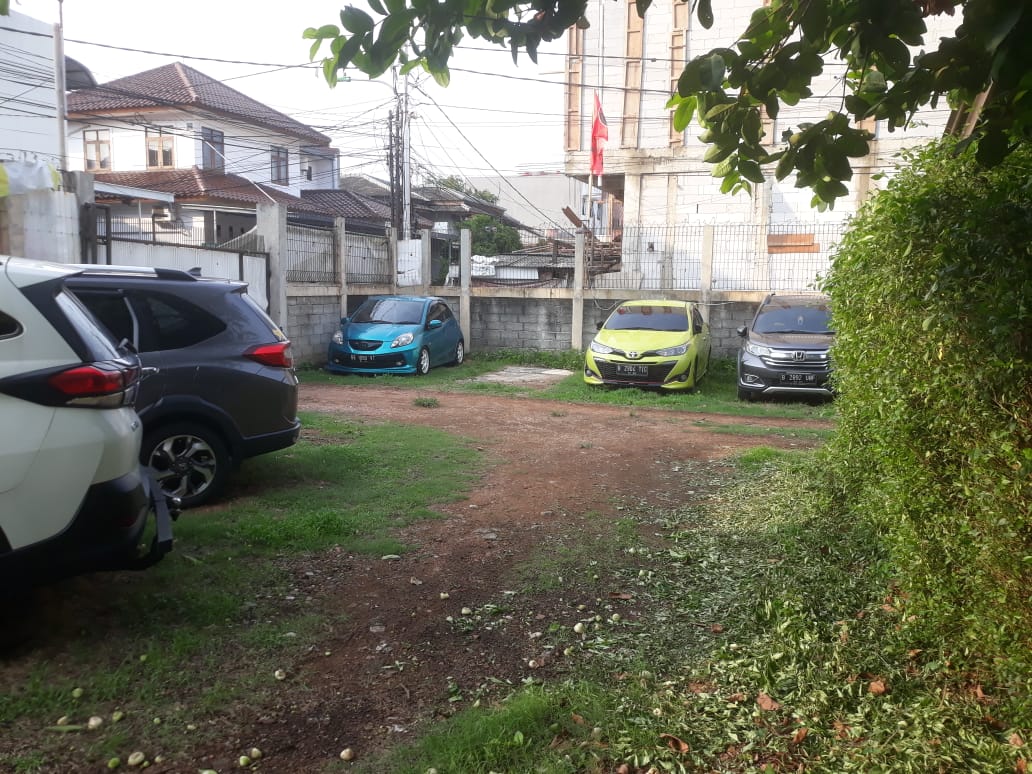Dijual rumah luas di Utan Kayu Utara, Matraman, Jakarta Timur