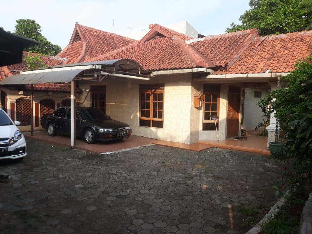 Dijual rumah luas di Utan Kayu Utara, Matraman, Jakarta Timur