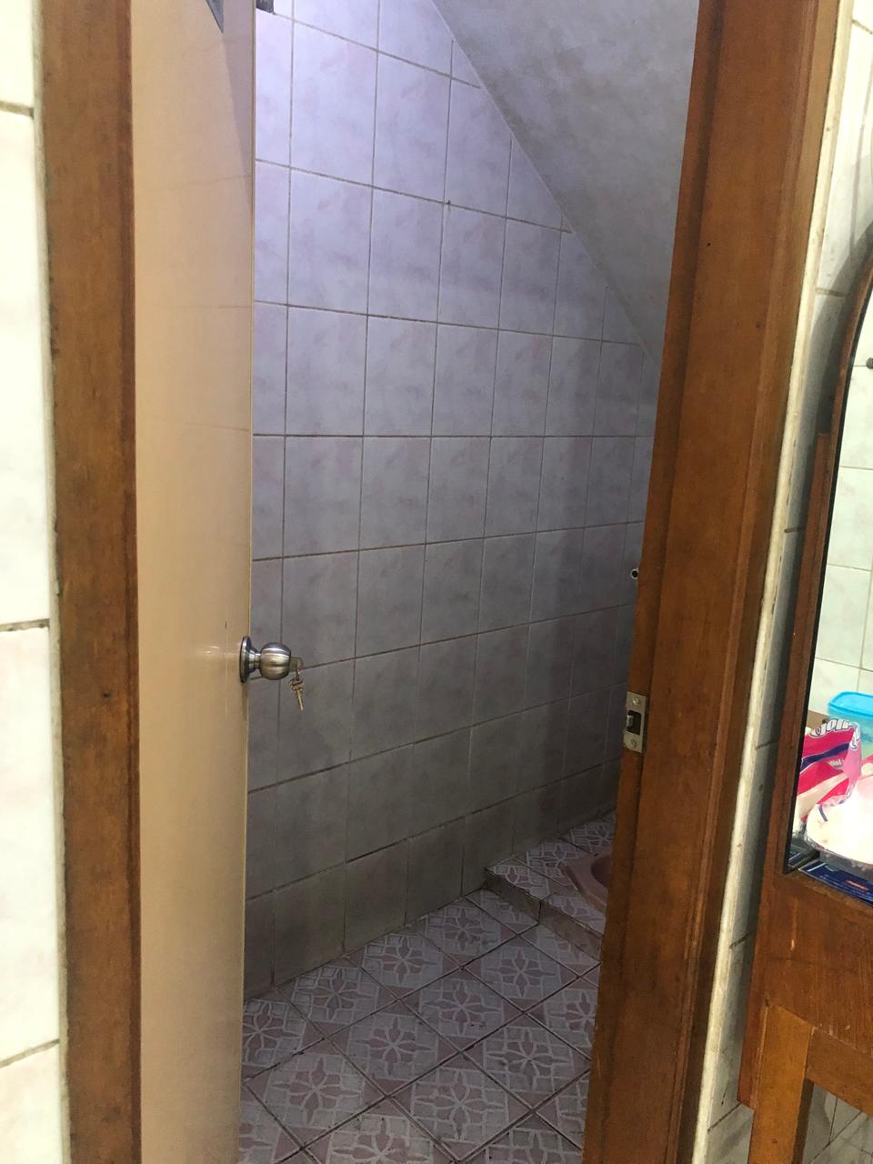 Dijual rumah bentuk ruko di Mangga Besar Jakarta Barat