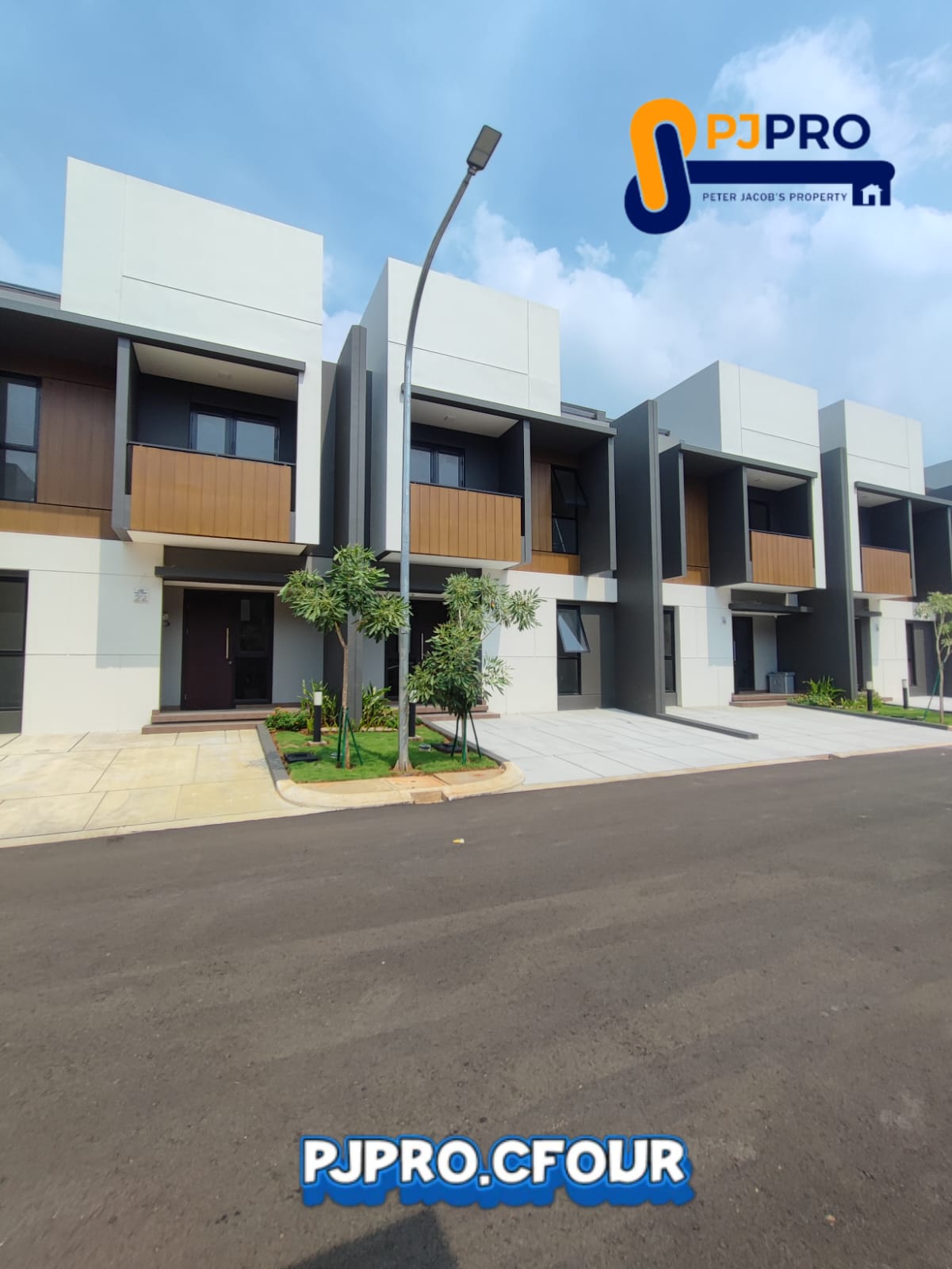 Dijual Rumah Siaphuni di Summarecon Crown Gading Cluster Regia