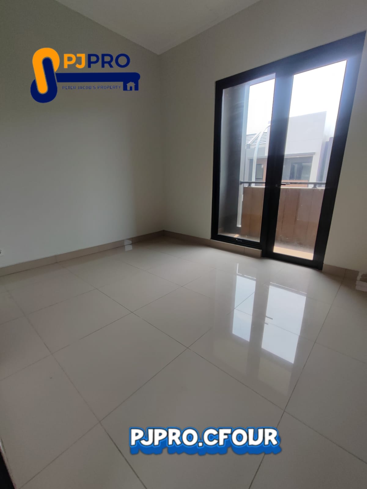 Dijual Rumah Siaphuni di Summarecon Crown Gading Cluster Regia