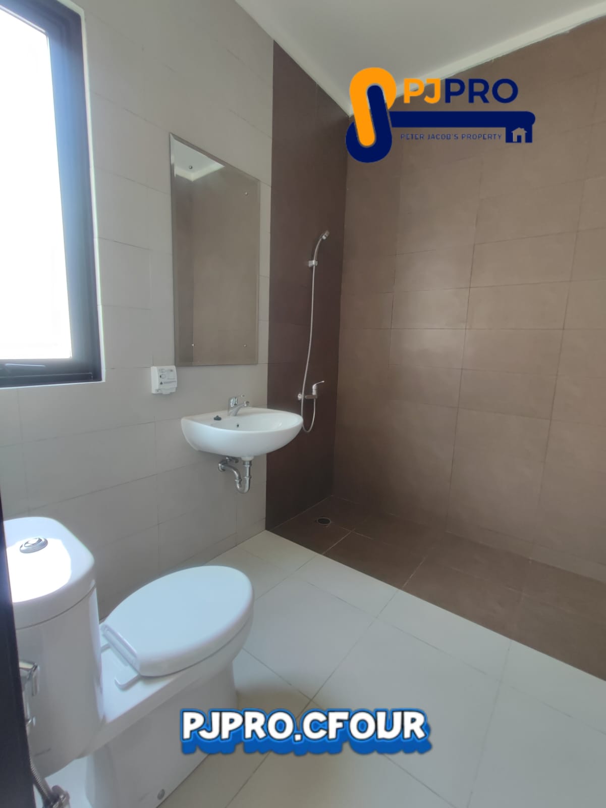 Dijual Rumah Siaphuni di Summarecon Crown Gading Cluster Regia