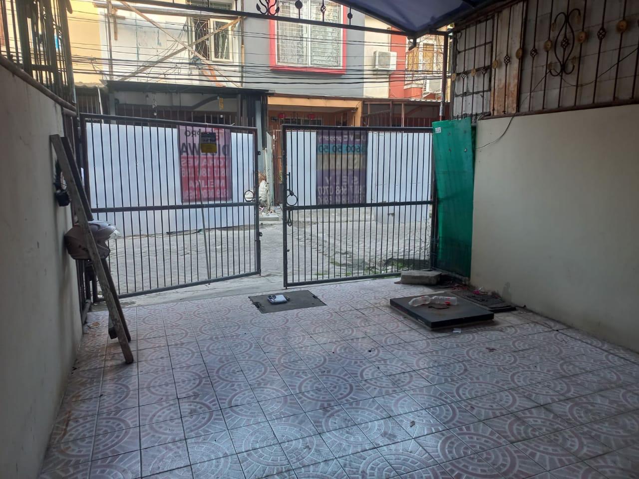Dijual rumah di Taman Palem Lestari, Cengkareng Barat