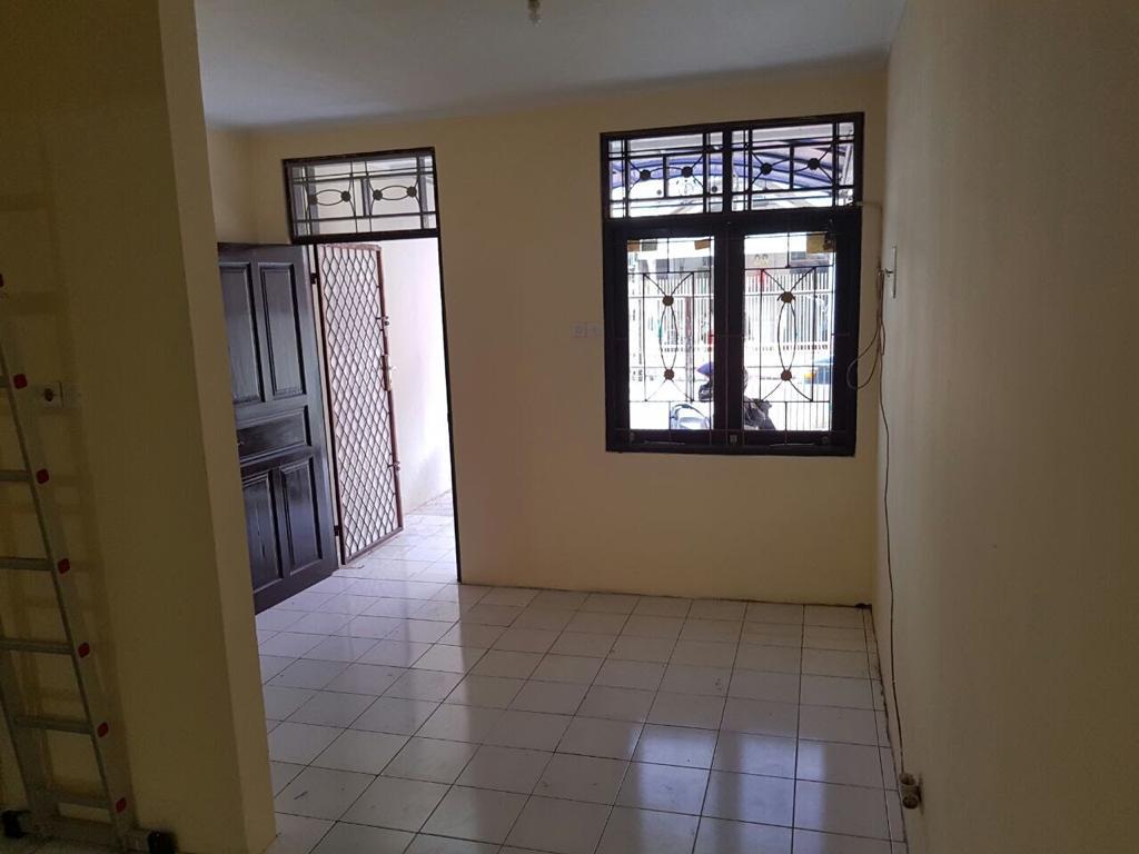 Dijual rumah di Taman Palem Lestari, Cengkareng Barat