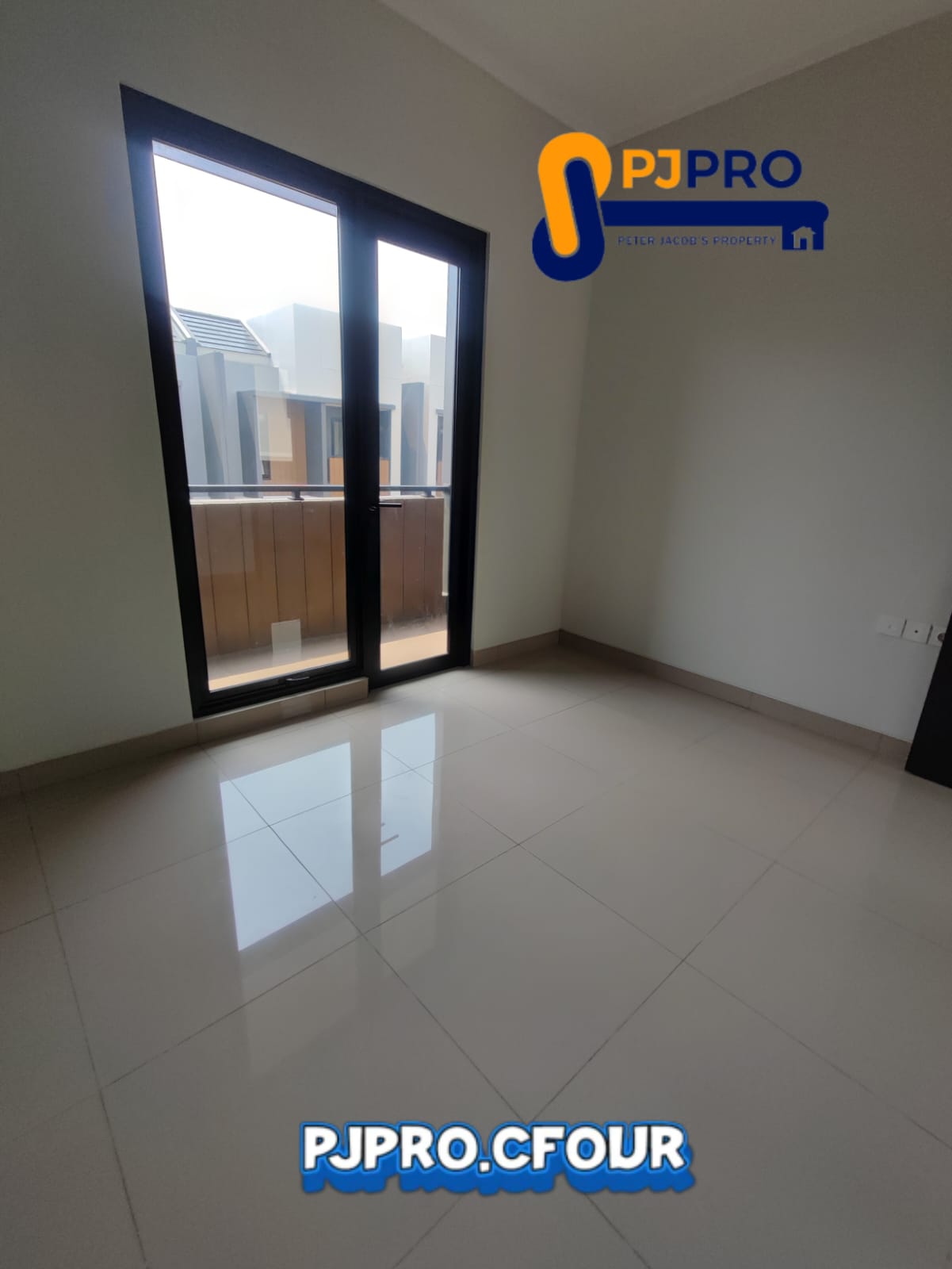 Dijual Rumah Siaphuni di Summarecon Crown Gading Cluster Regia
