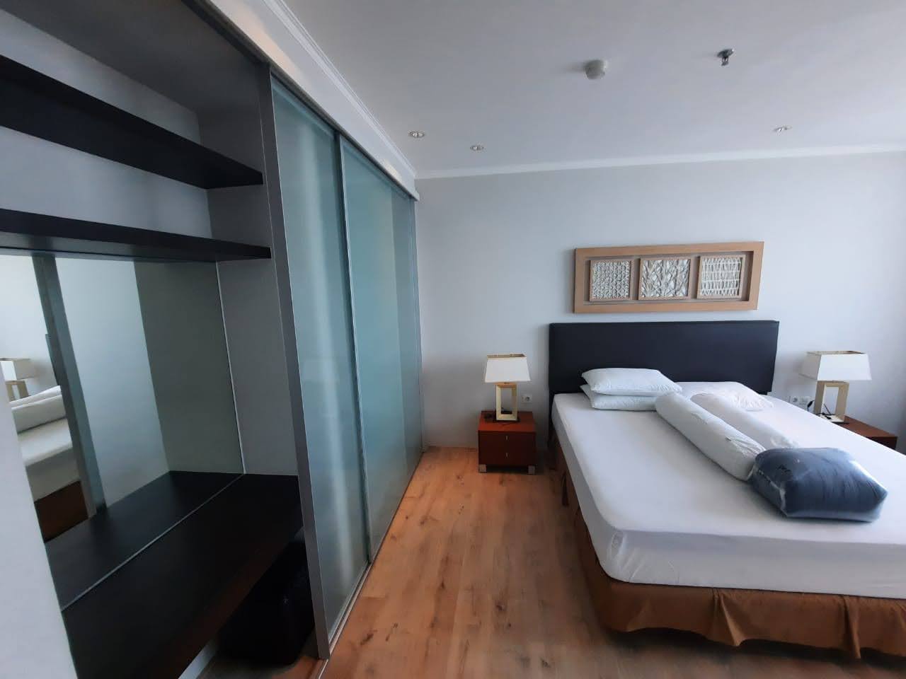 Disewakan Apartemen VUE lT 32 Ciputra World Surabaya European