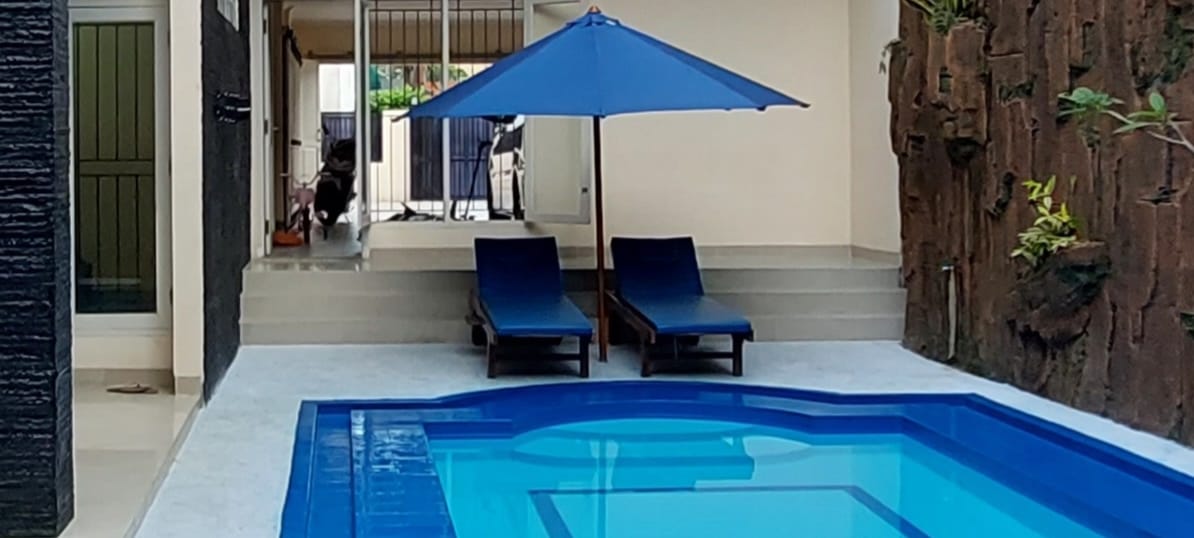 Dijual rumah mewah dengan swimming pool Kebagusan, Pasar Minggu