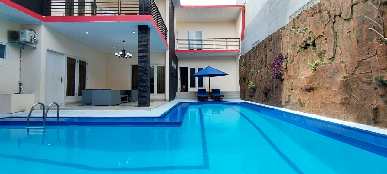 Dijual rumah mewah dengan swimming pool Kebagusan, Pasar Minggu