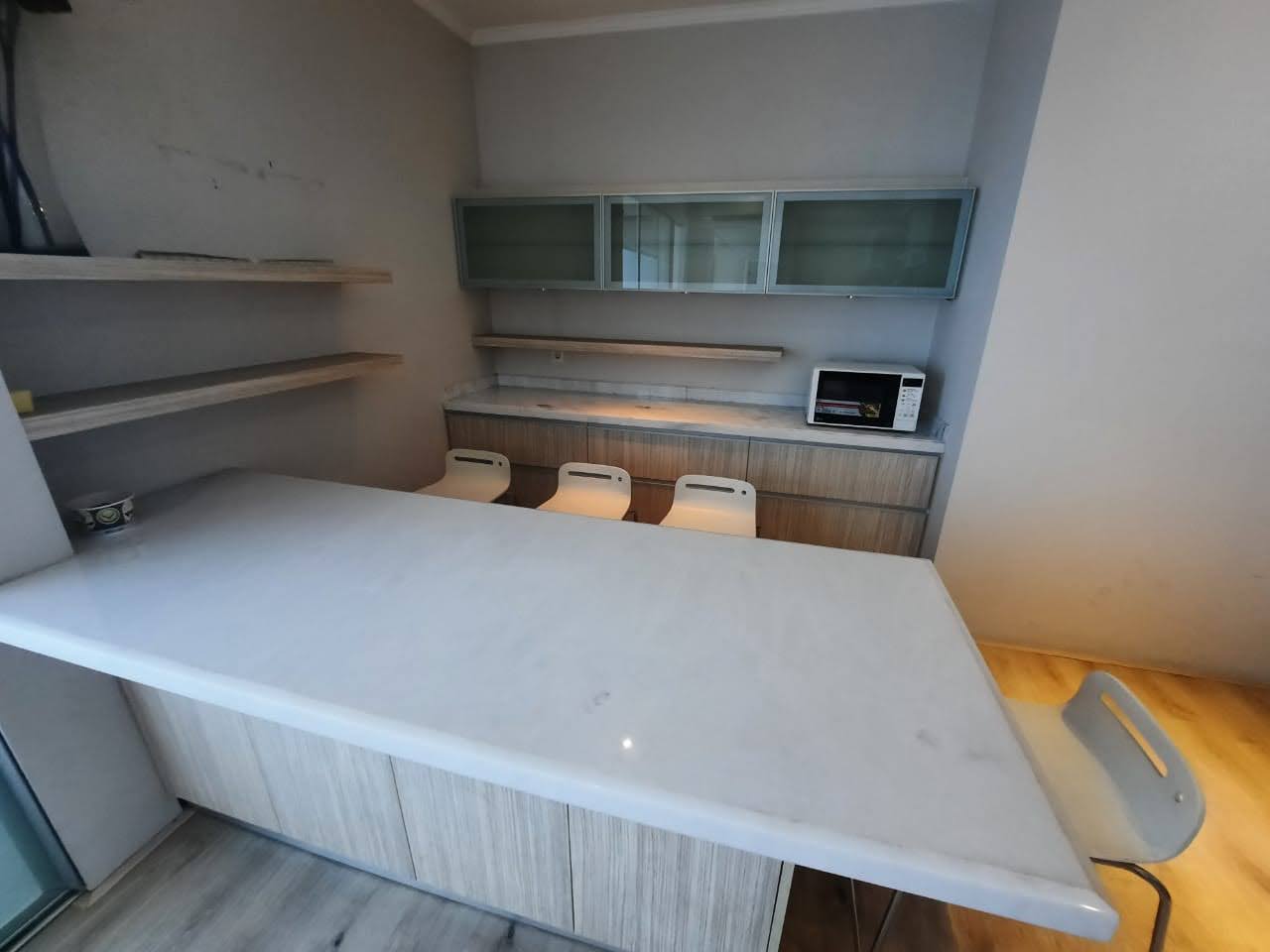 Disewakan Apartemen VUE lT 32 Ciputra World Surabaya European