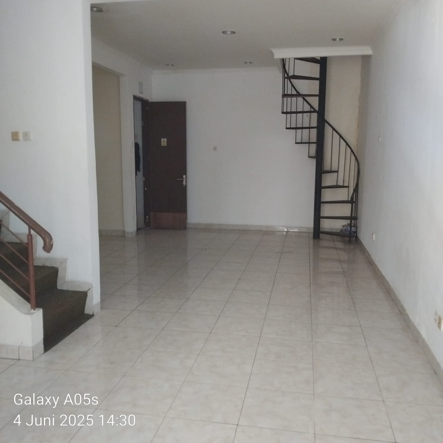 Disewa rumah siaphuni di Harapan Indah Cluster Taman Puspa