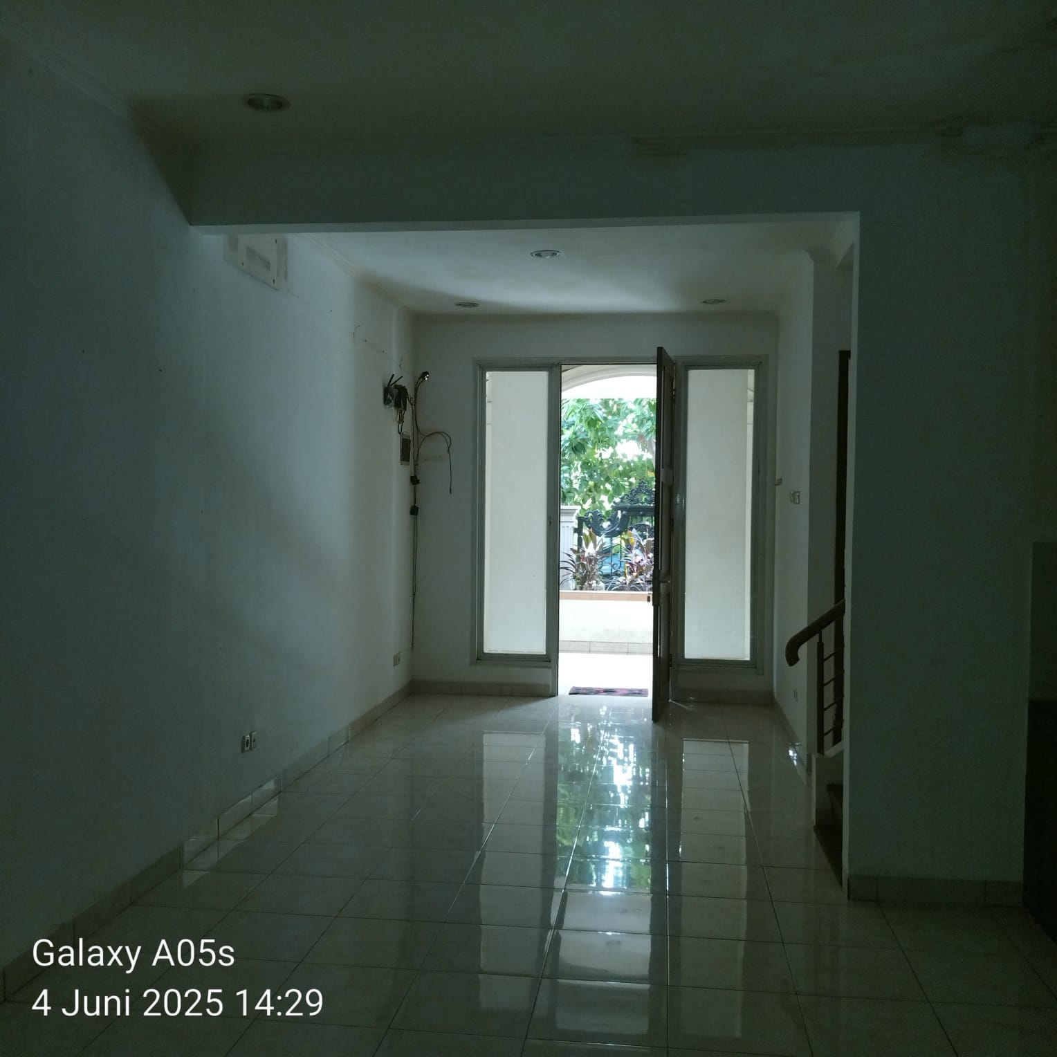 Disewa rumah siaphuni di Harapan Indah Cluster Taman Puspa