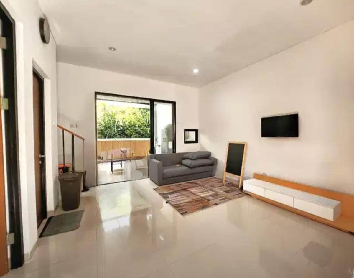 Dijual rumah modern siaphuni di Metland Menteng Cluster Jura
