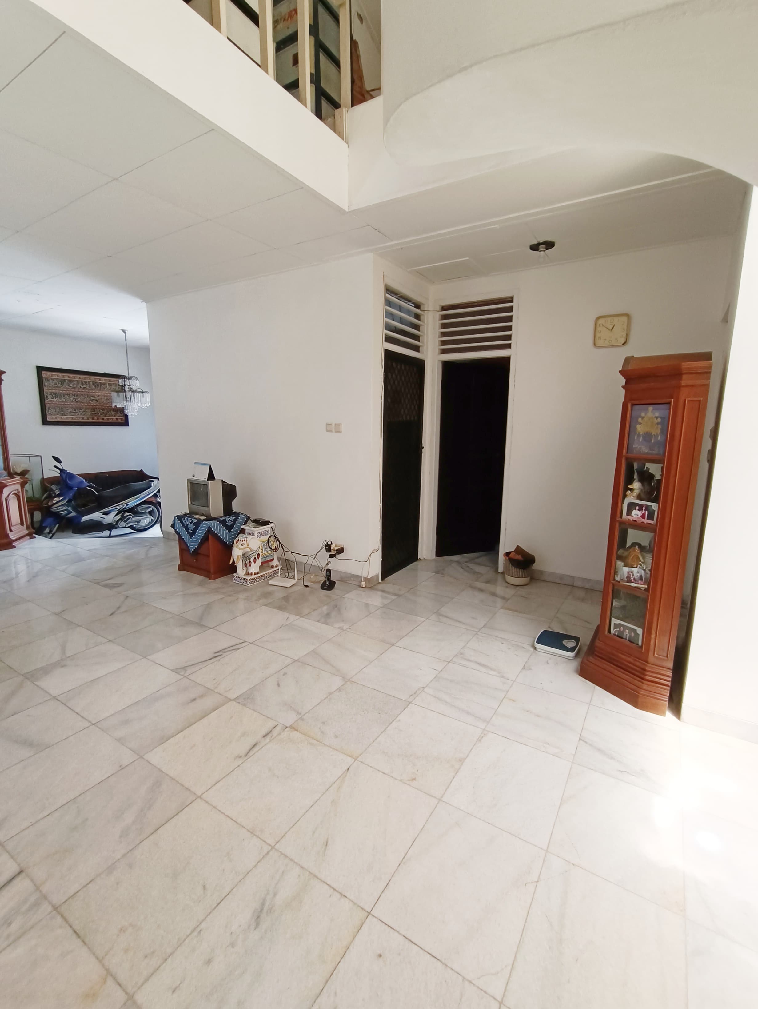 Dijual rumah diarea komplek di area Kemanggisan, Palmerah