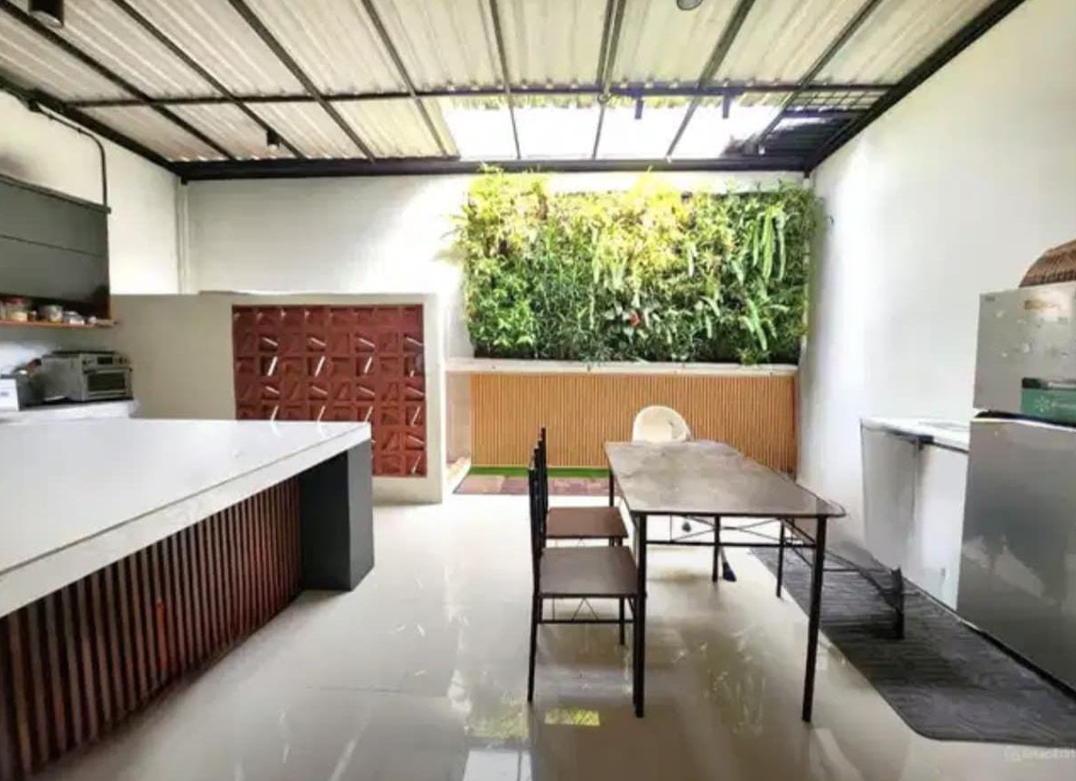 Dijual rumah modern siaphuni di Metland Menteng Cluster Jura