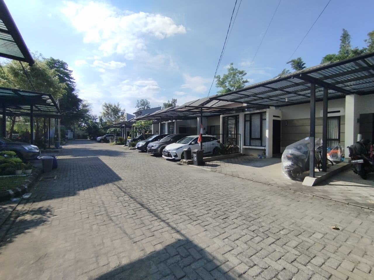 Rumah Cantik Harga Terjangkau! Siap Huni & Bebas Banjir!