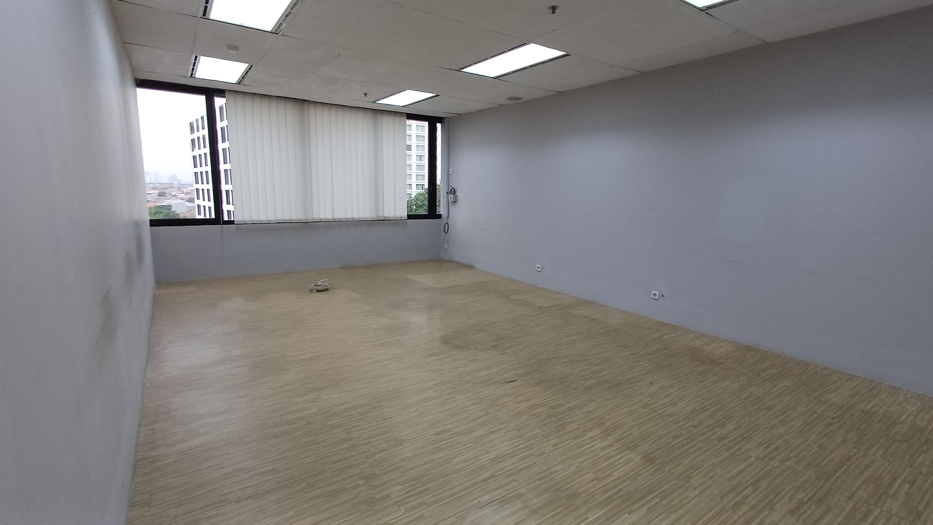 Disewakan Ruang Kantor di Pusat Kota Surabaya 66m² Ready!
