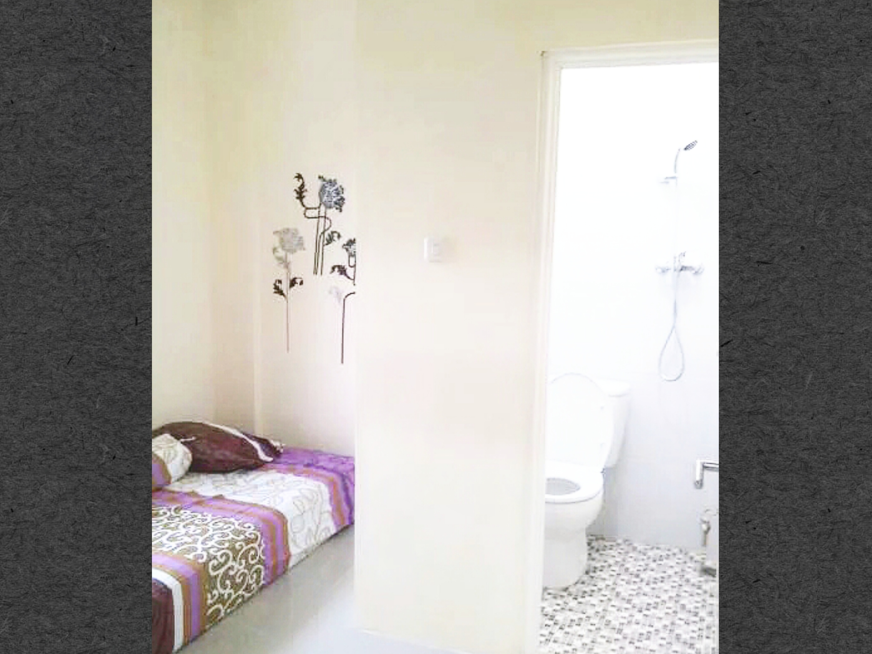 Dijual rumah kost 60 kamar di area Tawakal Tomang, Jakarta Barat