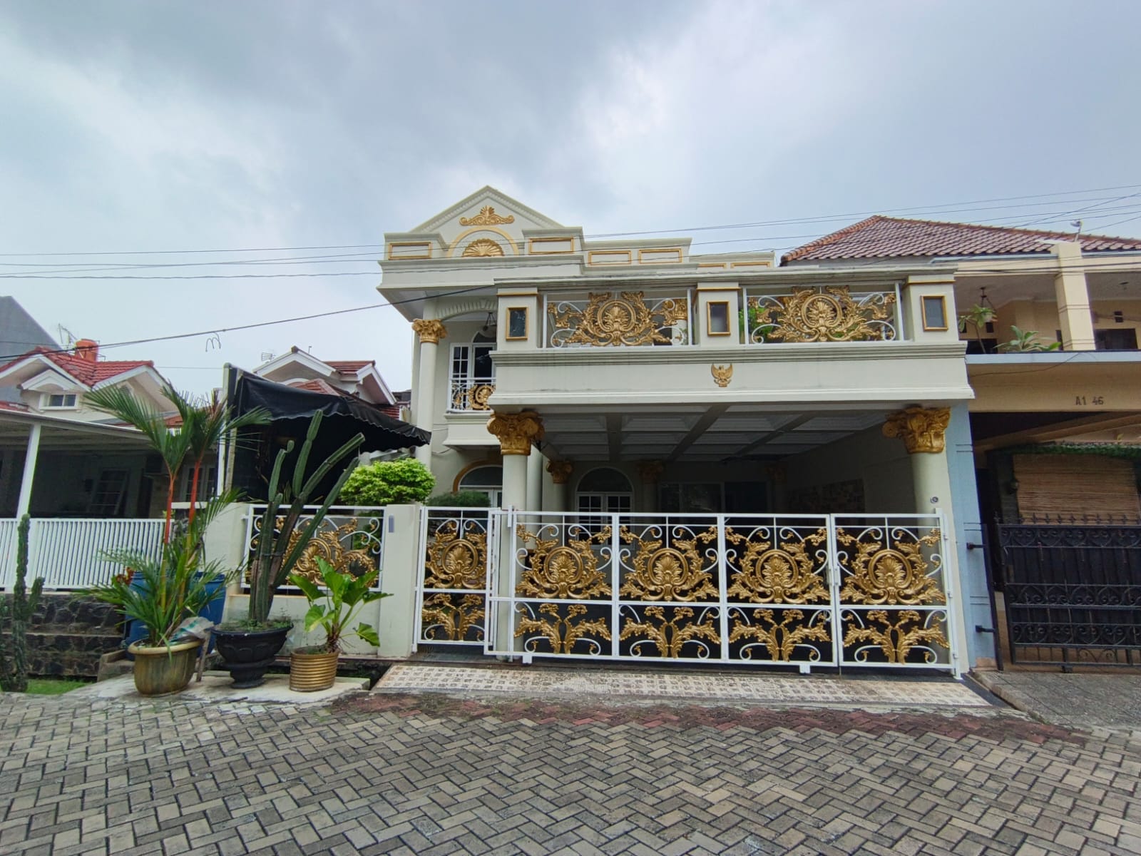 Dijual rumah murah mewah furnished di Gardenia Villa Galaxy
