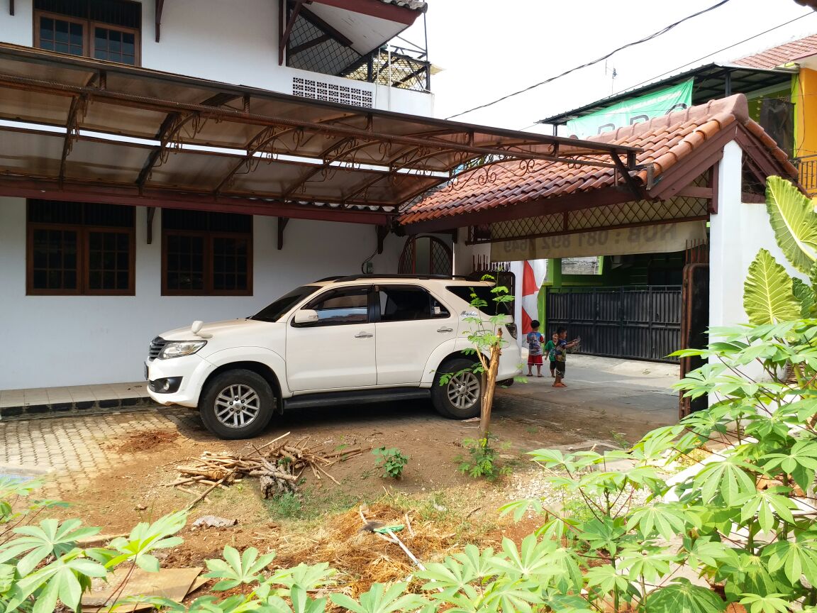 Dijual rumah besar 2lantai siaphuni di Komp AL Jatibening Bekasi
