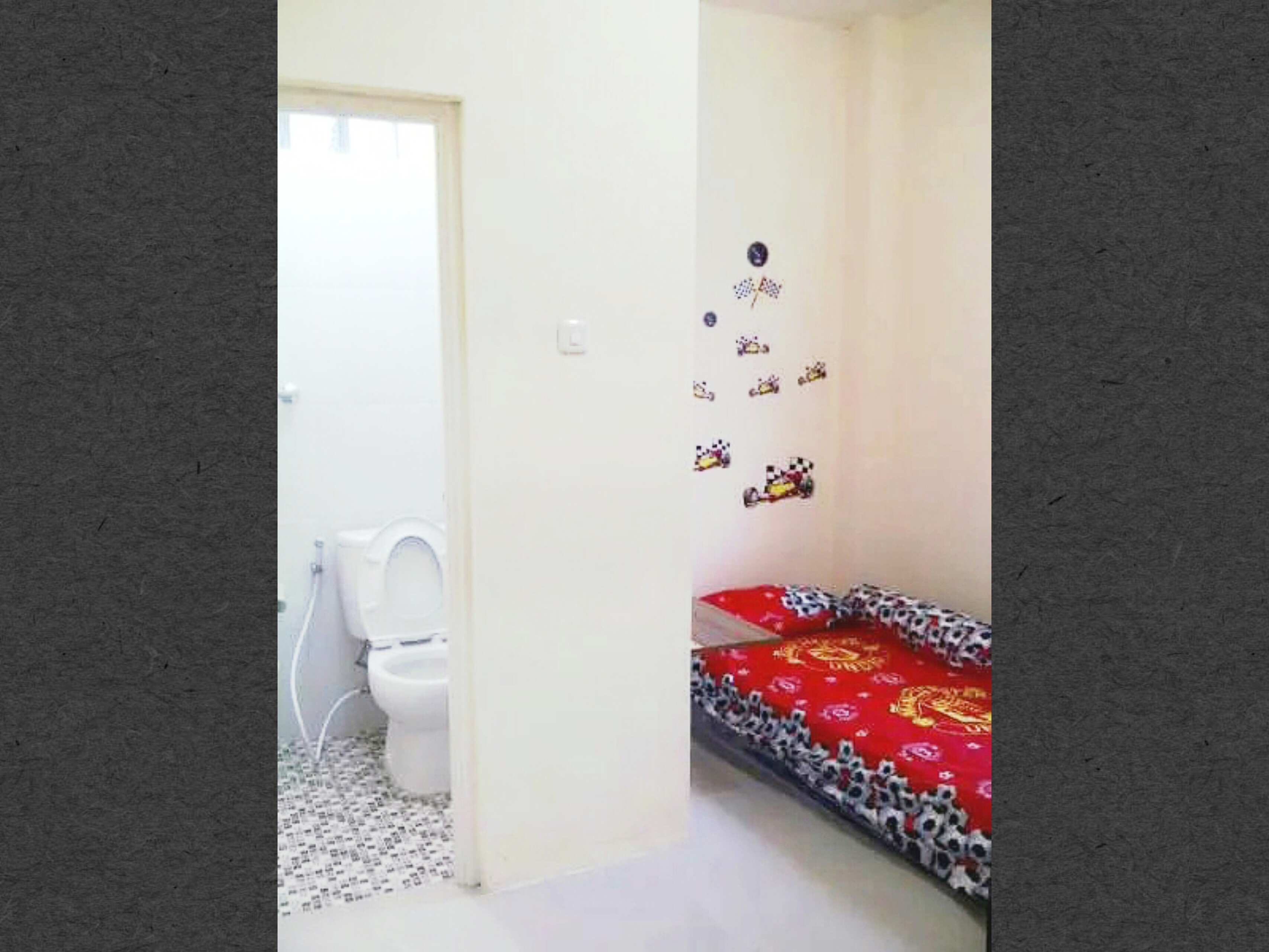 Dijual rumah kost 60 kamar di area Tawakal Tomang, Jakarta Barat
